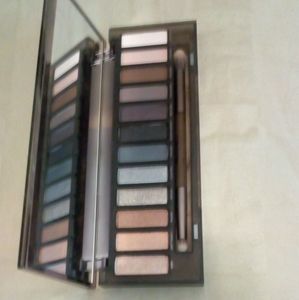 Authentic Urban Decay Smoky Eyeshadow Palette